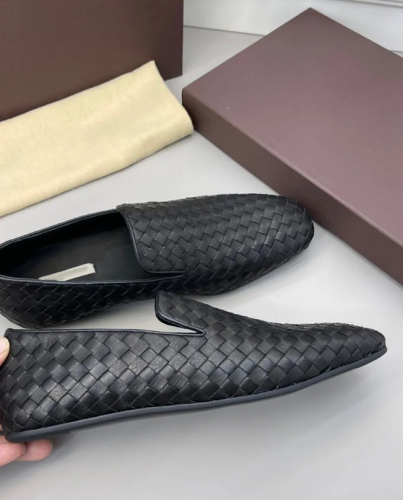 2022 Scarpe eleganti in pelle formali di alta qualità per designer delicati Scarpe da uomo in vera pelle a punta Oxfo da uomo d
