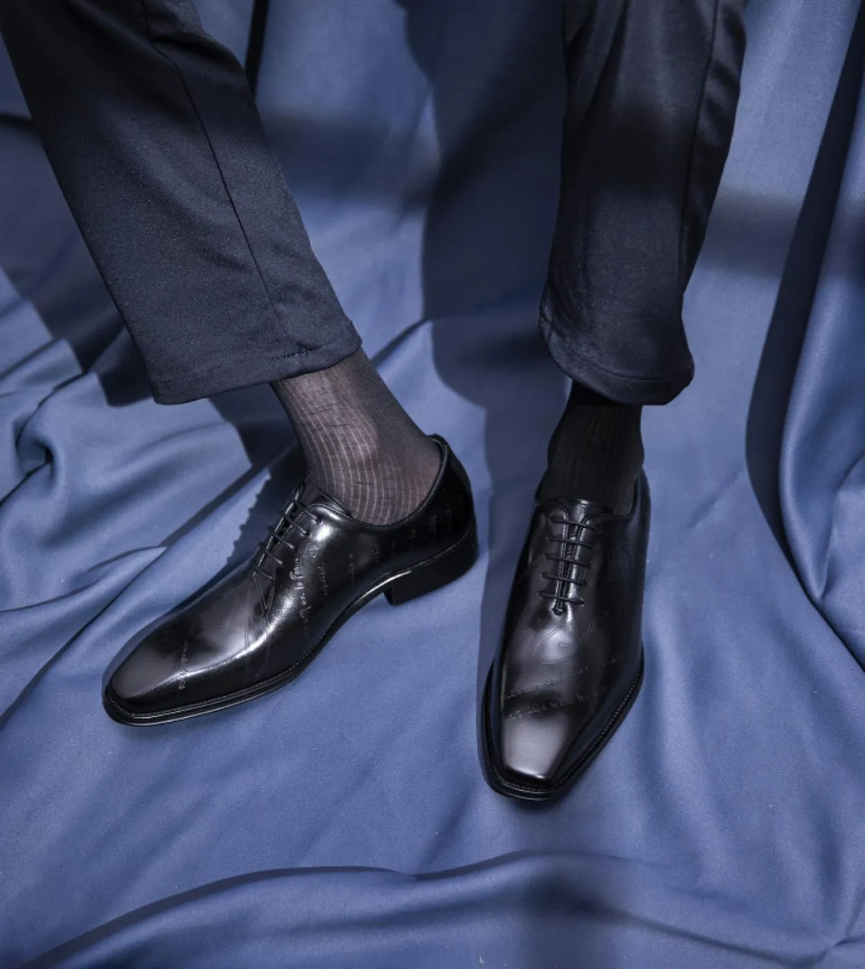 Scarpe formali da uomo fatte a mano 2022 Nuovo stile Vera pelle di mucca Qualità Moda British Trend Designer Oxfords Scarpe da s