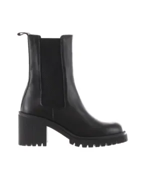 Stivaletto in pelle con tacco midi
